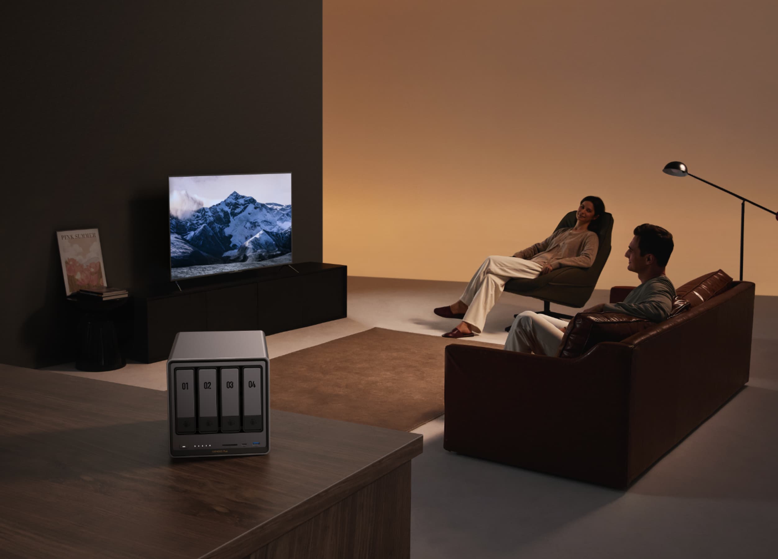 UGREEN NAS als Medienserver im Wohnzimmer zum Streamen von Filmen, Videos und Fotos auf den Fernseher